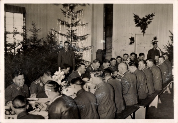 Postcard Führer and Reich Chancellor Adolf Hitler with his soldiers on the Western Front, Christmas party