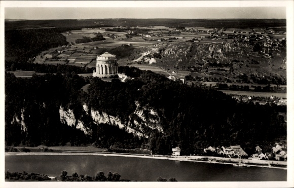 Ak Kelheim an der Donau Niederbayern, Befreiungshalle, Landschaft, aufnahme, Luftaufnahme