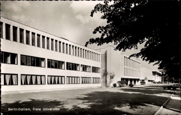 Postcard Berlin Zehlendorf Dahlem, Free University, exterior view