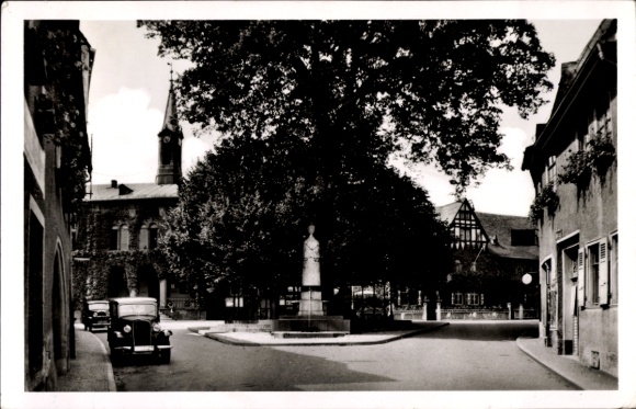Postcard Geisenheim am Rhein Hessen, town hall, 600 year old linden tree, street scene, sky