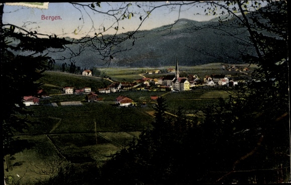 Ak Bergen im Chiemgau Oberbayern, Totalansicht, Kirche