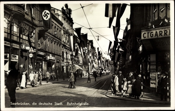 PC Saarbrücken im Saarland, Bahnhofstraße, flag decorations, Saar vote 1935