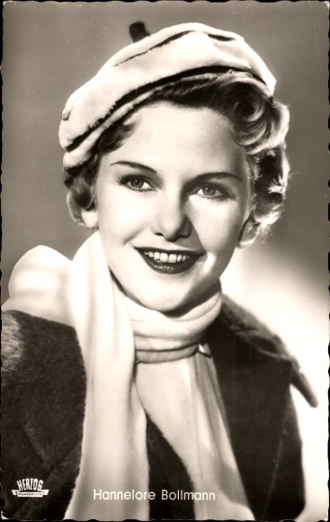 Postcard actress Hannelore Bollmann, portrait, Symphony in Gold, autograph