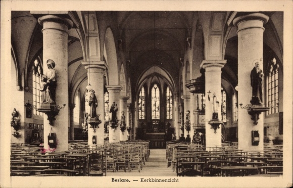 Postcard Berlaere Berlare East Flanders, church interior view, chairs, columns, statues