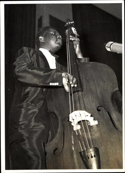 Photo Arvell Shaw on double bass
