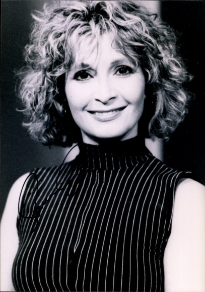 Postcard actress Susanne Uhlen, portrait, autograph