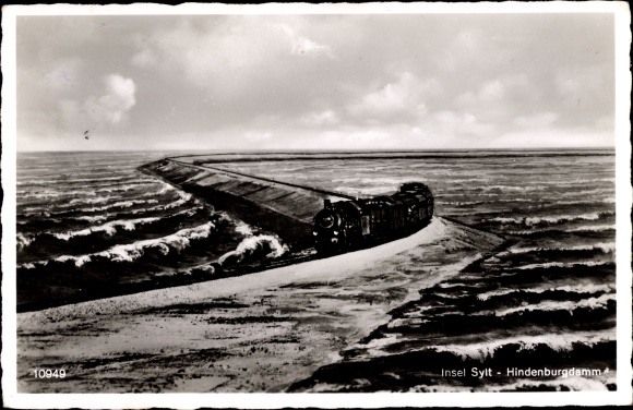 PC Sylt in North Friesland, locomotive on the Hindenburgdamm