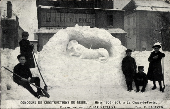Ak La Chaux de Fonds Kanton Neuenburg, Concours de Construction de Neige, Schneefigur, Kinder