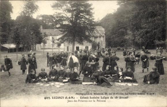 KP Luzancy Seine et Marne, Colonie Scolaire Laique du 18e Arrond., zdjęcie grupowe dziewcząt