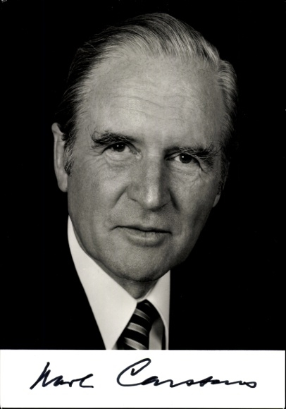 Ak Politiker Karl Carstens, ehem. Bundespräsident, Portrait, Autogramm