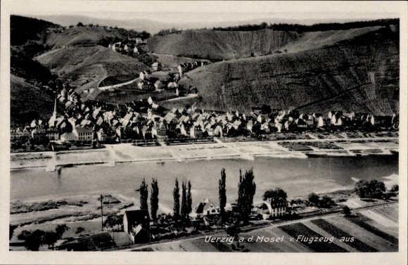 Ansichtkaart Uerzig Ürzig aan de Moezel, luchtfoto
