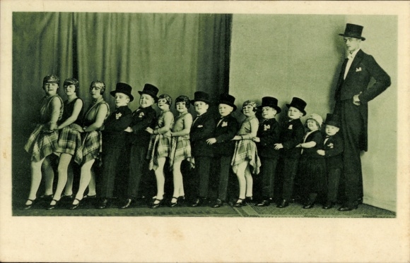 Postcard Magdeburg on the Elbe, Heep's Lilliputian Artist Troupe, Werftstraße 15-16