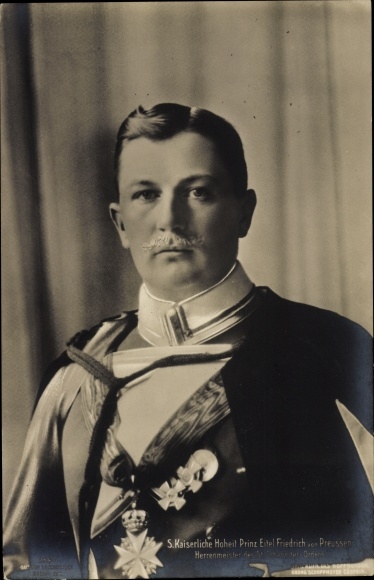 Postcard Eitel Friedrich Prince of Prussia, portrait, uniform, medals, master master