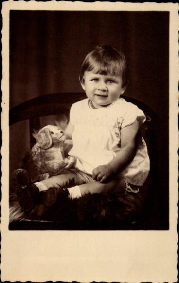 Photo Postcard child with stuffed animal, portrait