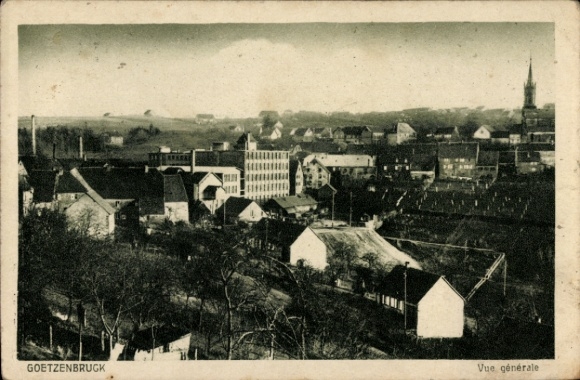 Ak Goetzenbruck Götzenbrück Moselle, Schwarz-Weiß-Bild, Stadtansicht, Häuser, Bäume, Kirche