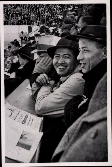 Collection picture Olympia 1936, Japanese sports journalists on the press stand in the ice stadium