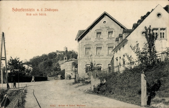 Ak Scharfenstein Drebach im Erzgebirge Sachsen, Bild des Ortes, Gebäude, Hôtel, Landschaft, St...