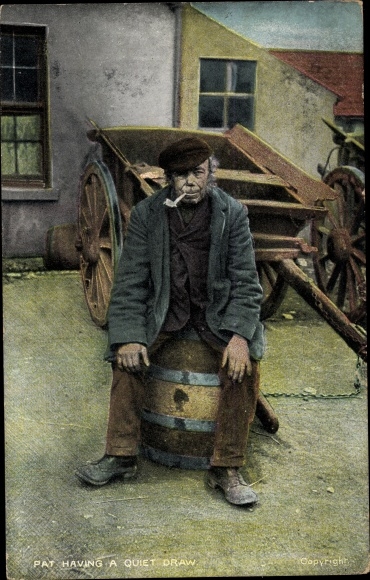 Postcard Ireland, Pat having a Quiet draw, Old Man on a Barrel, Pipe