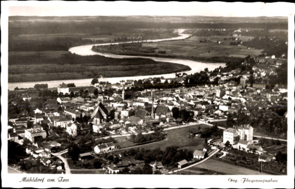 Ak Mühldorf am Inn Oberbayern, Luftbild von  Flusslandschaft, Stadtansicht