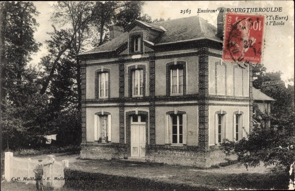 Postcard Surroundings of Bourgtheroulde Eure, The School