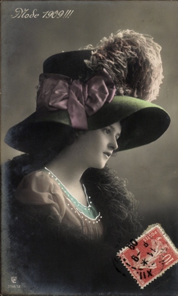 Postcard woman portrait, fashion 1909, hat
