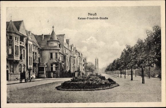 Ak Neuss in Nordrhein Westfalen, Blick in die Kaiser Friedrich Straße, Häuser