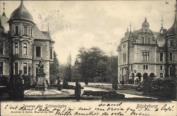Postcard Bückeburg in the district of Schaumburg, castle, park, statue, architecture