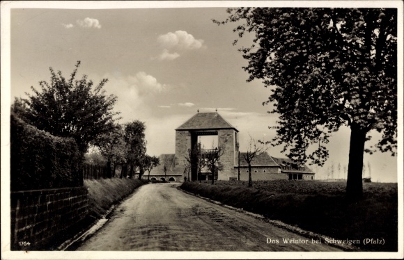 Ak Silence Rechtenbach aan de Pfalzwijnroute, Weintor