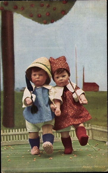 Ak Käthe Kruse-poppen, marcherend