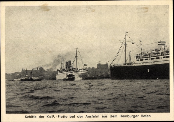 Postcard Ships of the KdF fleet leaving the port of Hamburg, Reichstag 1937