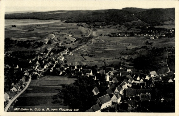 Ak Mühlheim Sulz am Neckar, Luftaufnahme von Mühlheim, ländliche Landschaft, Wohnhäuser, Flugzeug