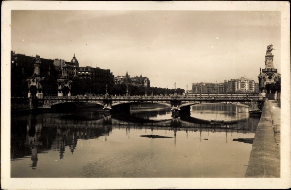 KP Donostia San Sebastian Kraj Basków, most, woda, widok na miasto, Puente de Maria Cristina