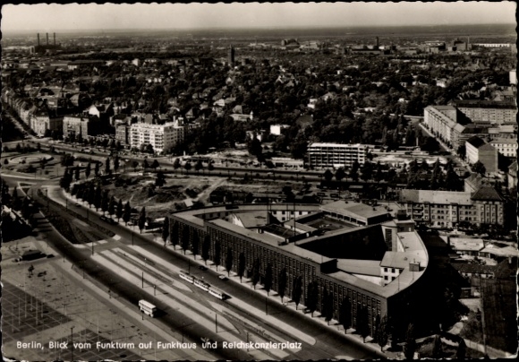 Ak Berlin Charlottenburg Westend, Blick vom Funkturm, Funkhaus, Reichskanzlerplatz