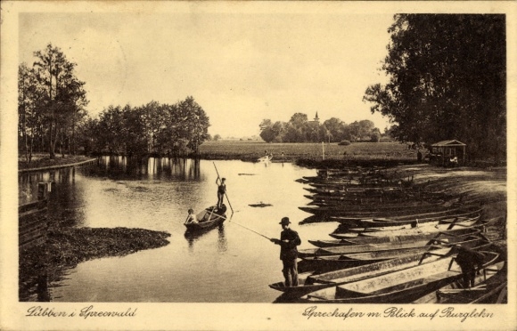 Ak Lübben im Spreewald, Spreehafen m. Blick auf Burglehn, Ruderboote, Angler