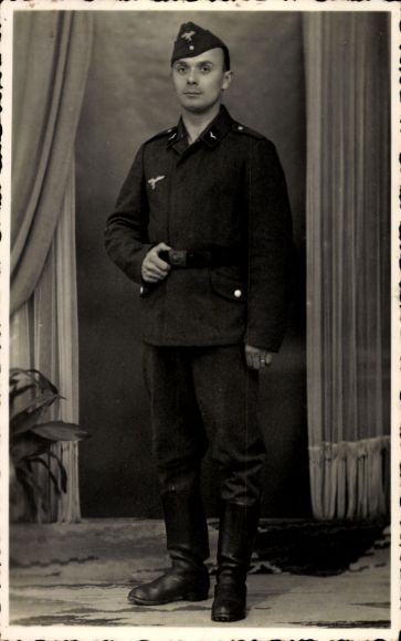 Postcard Bourges Cher, portrait of a soldier in uniform