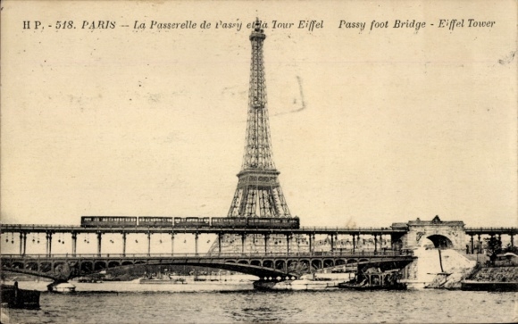 Ak Paris XVI Passy, Eiffeltoren, Passerelle de l'Assy, Passy-voetgangersbrug