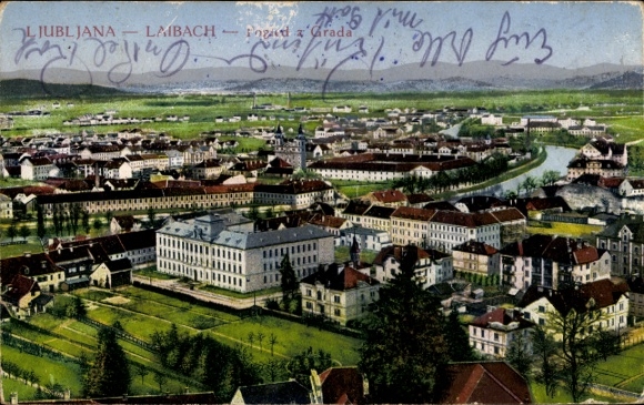 Ak Ljubljana Laibach Slowenien, Landschaftsbild, Stadtansicht, Grüne Wiesen, Gebäude, Fluss