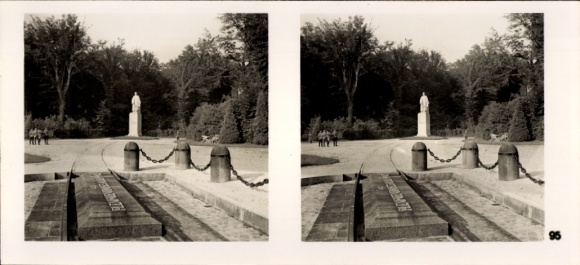 Stereo image photo "The Fight in the West" No. 95, Foch Memorial, in the forest of Compiegne