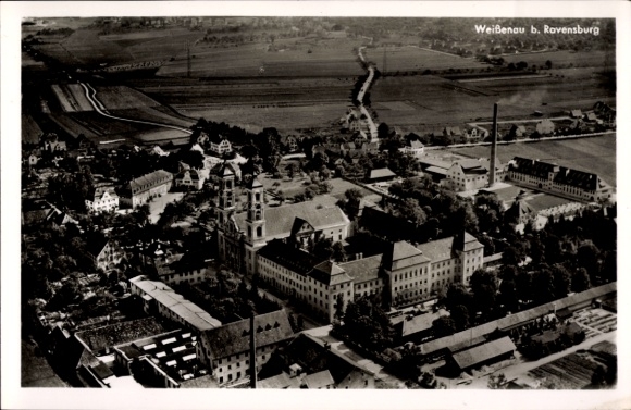 Ak Weißenau Ravensburg in Württemberg Oberschwaben, Luftaufnahme, Klosteranlage, ländliche Umgebu