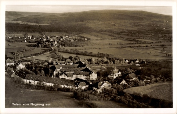 Postcard Salem in the Bodenseekreis Baden, aerial view of rural landscape, building in the foreground