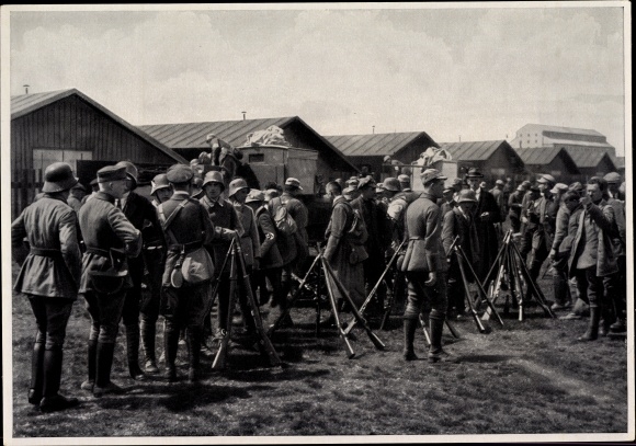 Sammelbild SA-Männer in Alarmbereitschaft gegen Marxisten, Oberwiesenfeld, 01. Mai 1923 München