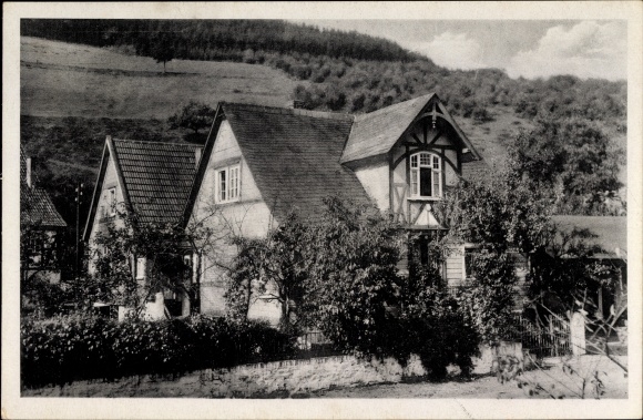 Postcard Bonzel Lennestadt in the Sauerland, view of the private pension Josef Hellecke