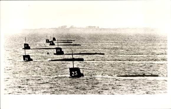 Foto Ak Deutsche U Boote, U 23, U 21, U 19, U 13, Kriegsmarine, Foto Drüppel