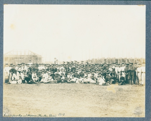 Photo German volunteers and sailors in Hankau China, group picture in uniform 1913