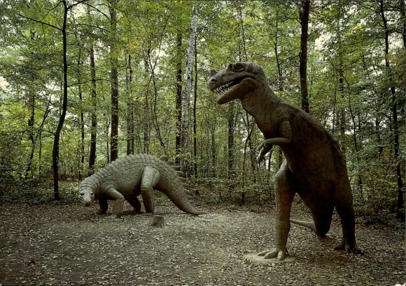 Ak Kleinwelka Bautzen in Lausitz, Dinosaur Park, Ceratosaurus en Scelidosaurus