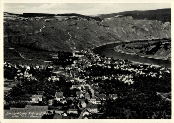 Ak Kröv an der Mosel, Fliegeraufnahme, Kirche