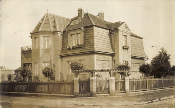 Foto Ak Neuwelzow Welzow Niederlausitz, Villa
