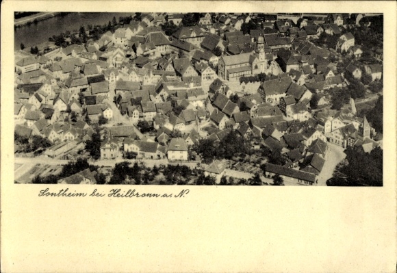 KP Sontheim Heilbronn am Neckar, widok z lotu ptaka na Sontheim, liczne dachy, architektura