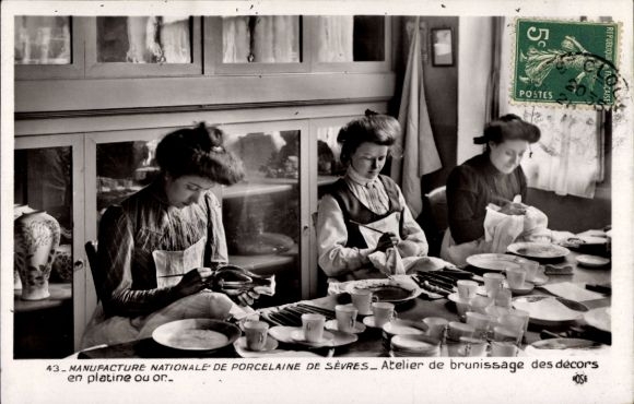 Postcard Niort Deux Sèvres, Ladies Decorating Porcelain