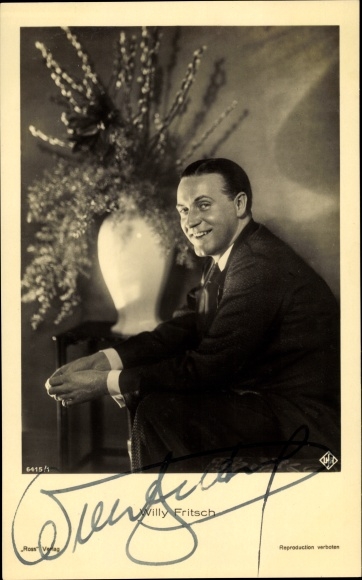 Ak Schauspieler Willy Fritsch, Portrait, Blumenvase, Verlag Ross 6415/1, Autogramm